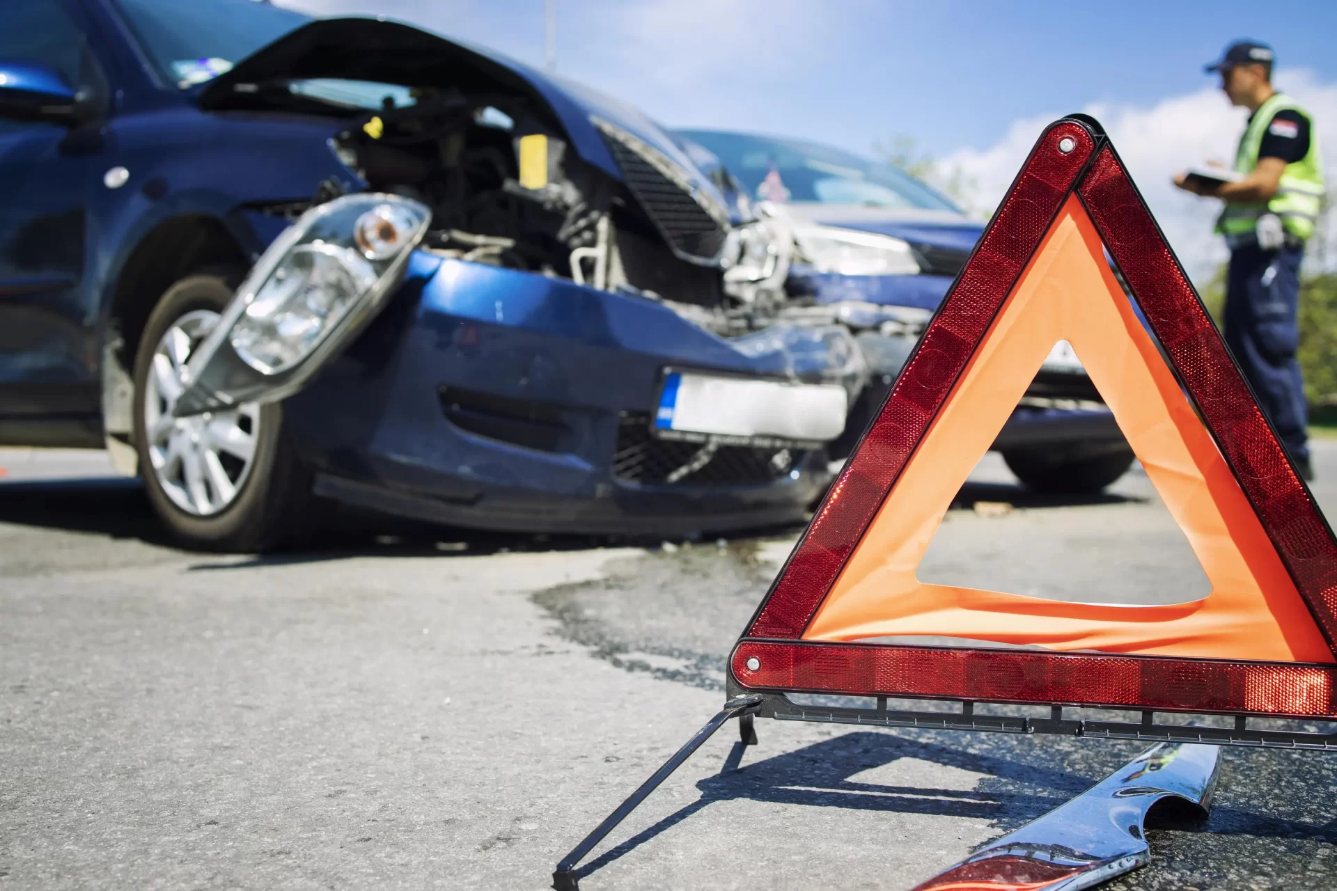 road-accident-with-smashed-cars_web.webp